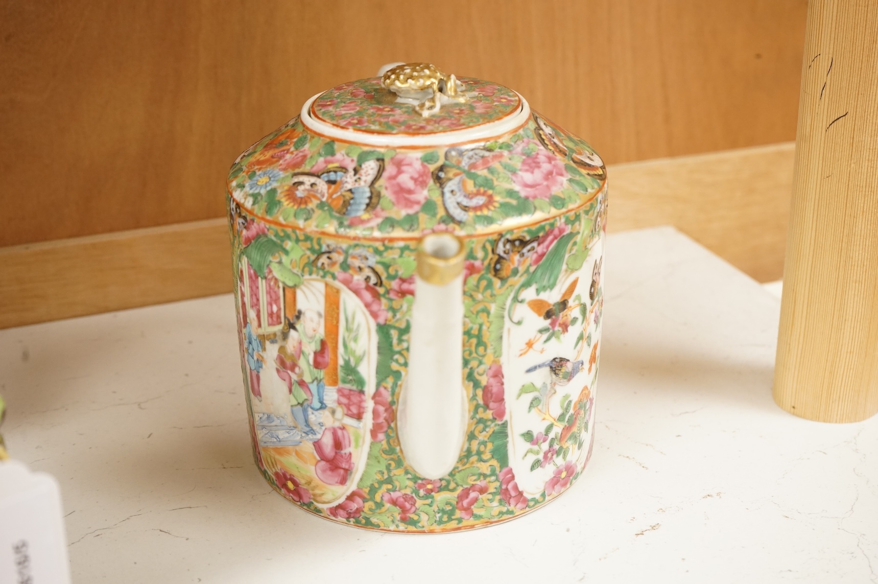 A Chinese famille rose teapot, c.1830, 14cm